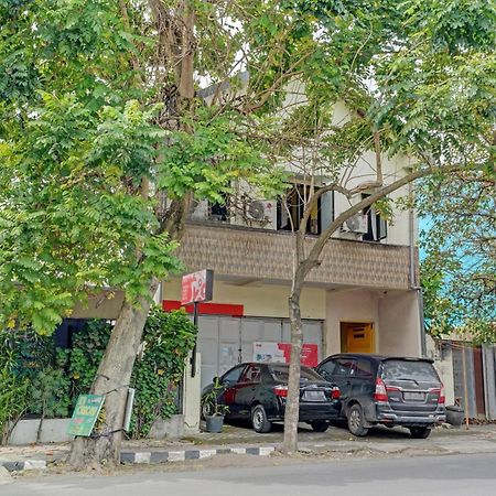 Oyo 90234 Dhoho Family Guest House ケディリ エクステリア 写真