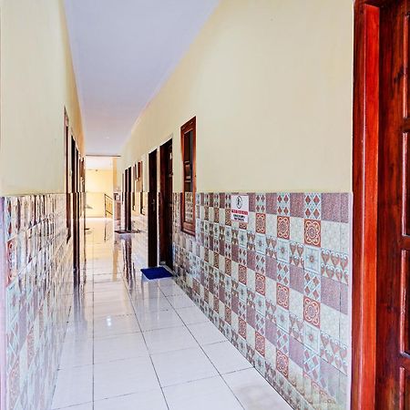 Oyo 90234 Dhoho Family Guest House ケディリ エクステリア 写真