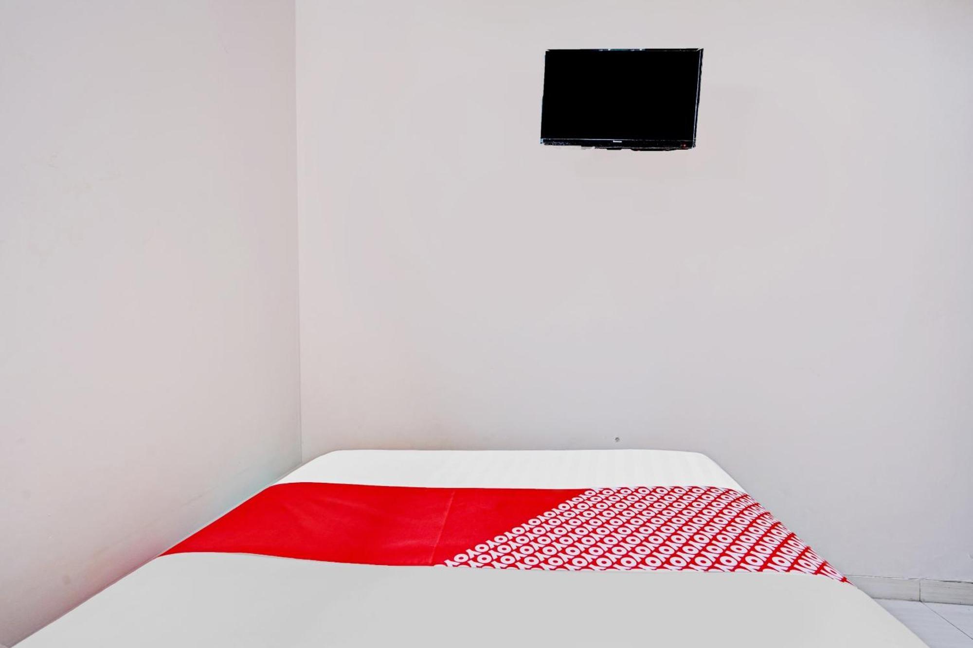 Oyo 90234 Dhoho Family Guest House ケディリ エクステリア 写真
