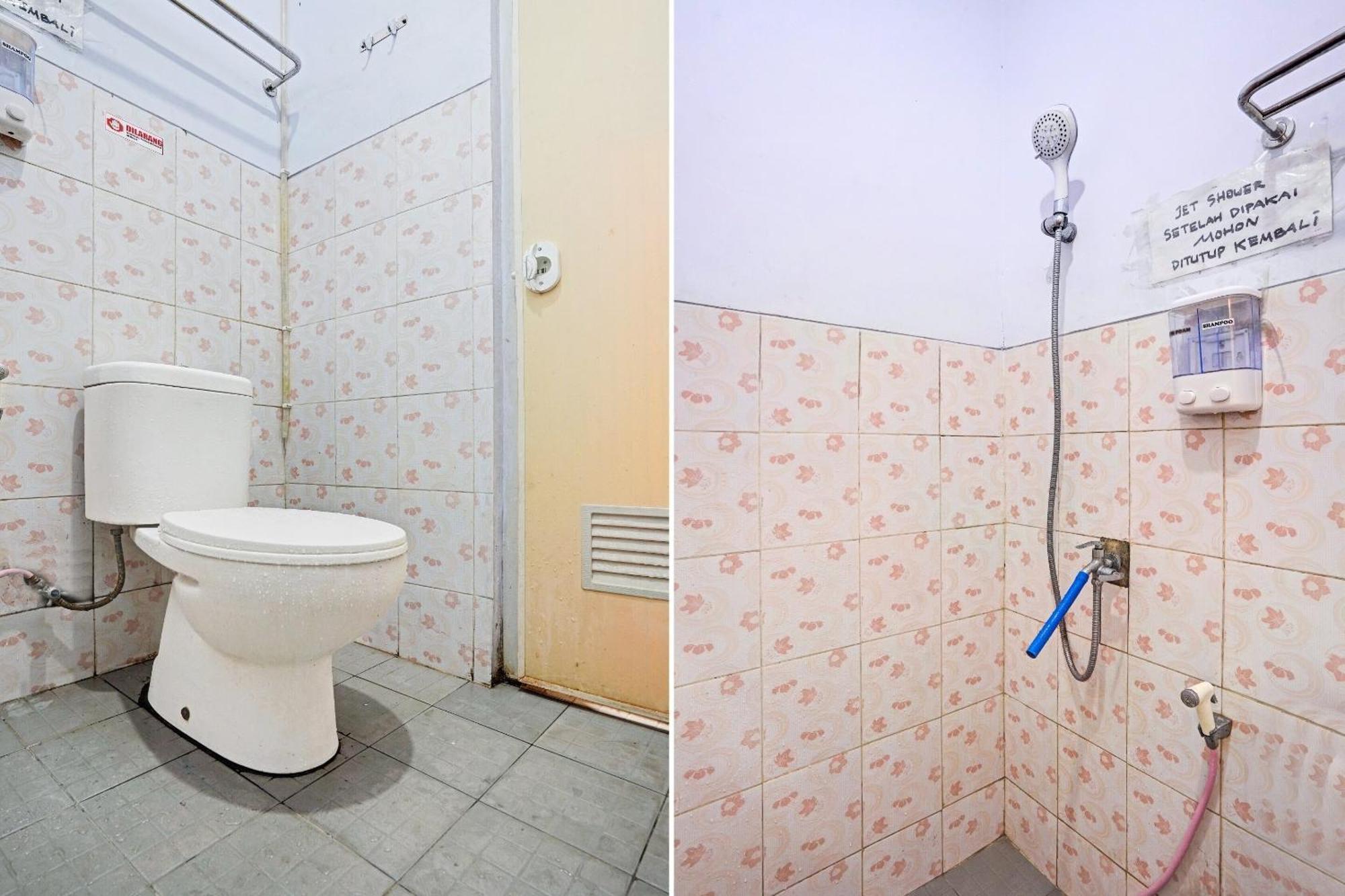 Oyo 90234 Dhoho Family Guest House ケディリ エクステリア 写真